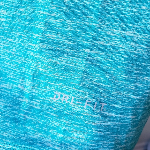 Nike Dry Fit running shirt - Picture 4 of 7